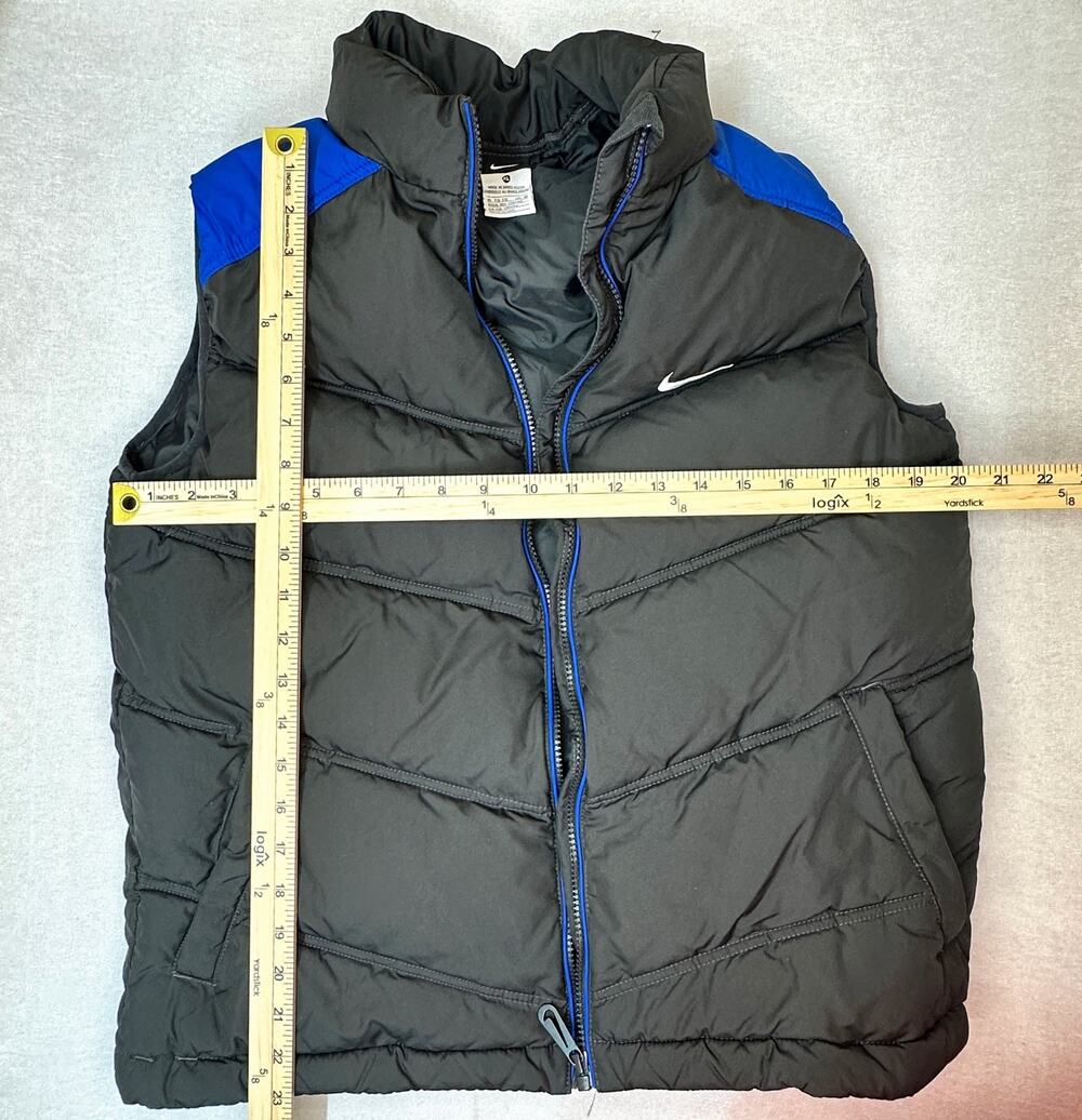 Nike Youth XL Gray Puffer Vest Blue Shoulder Accent Full Zip Padded Winter Vest